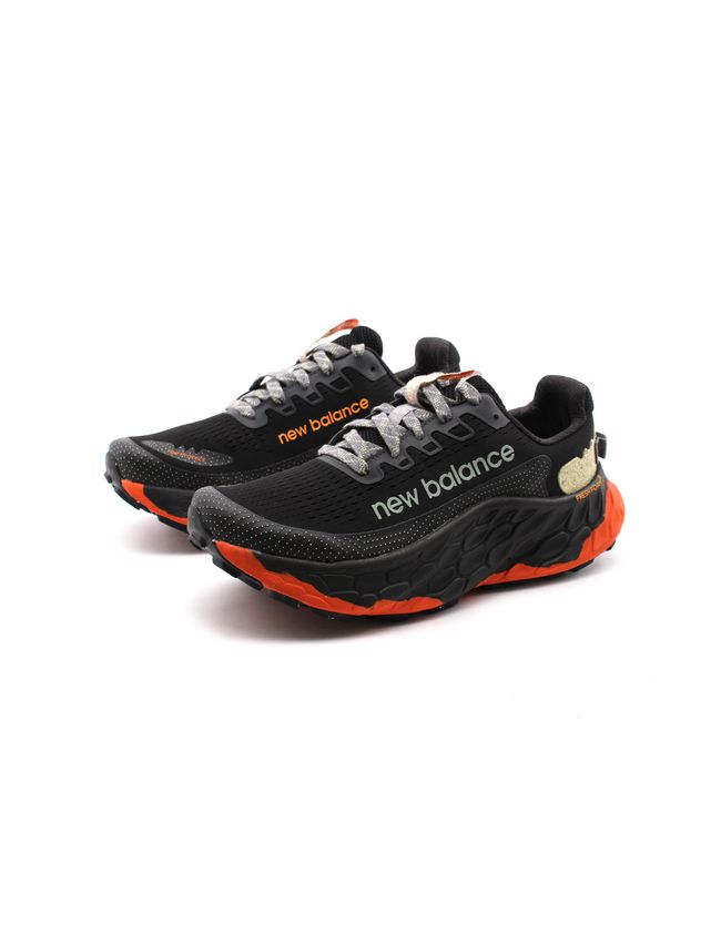 New Balance Fresh Foam X More Trail V3 (coloris Black / Cayenne)