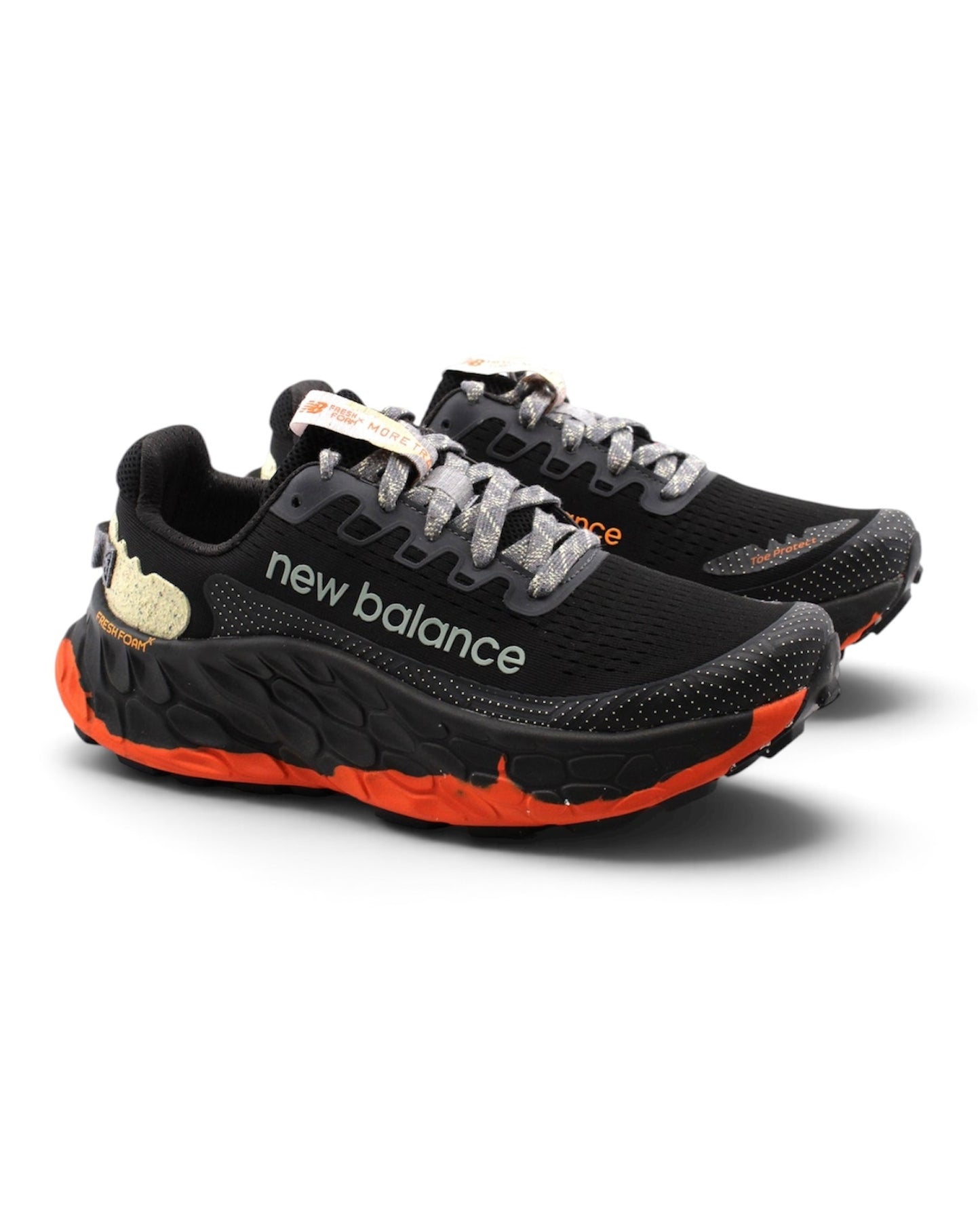 New Balance Fresh Foam X More Trail V3 (coloris Black / Cayenne)