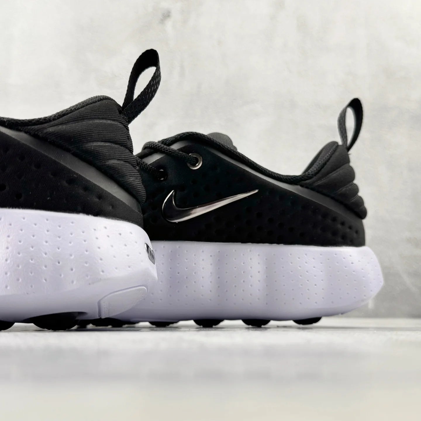 Nike Mind 002