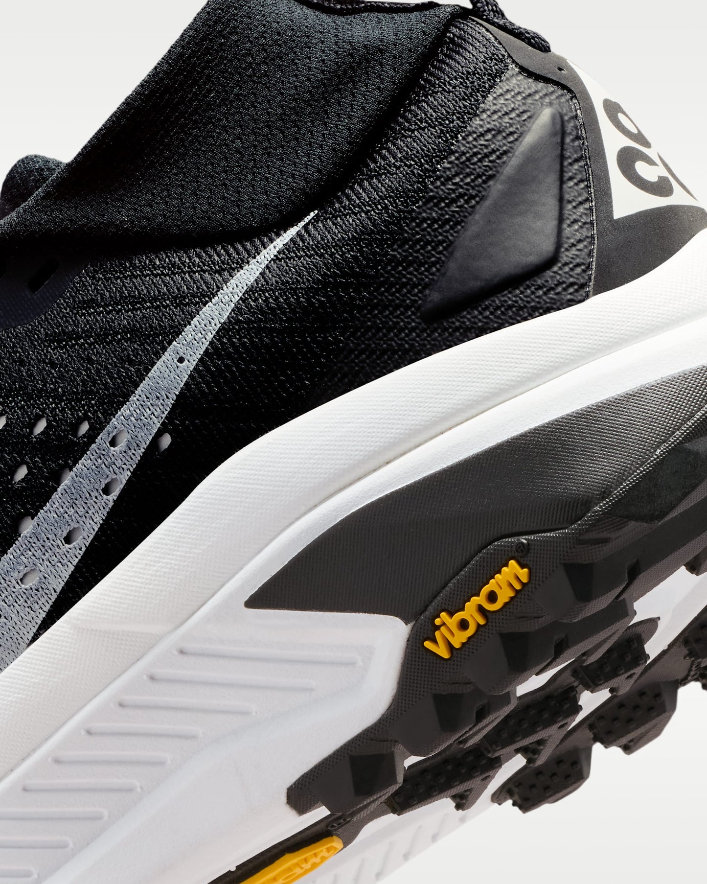 Nike ACG Zegama Trail
